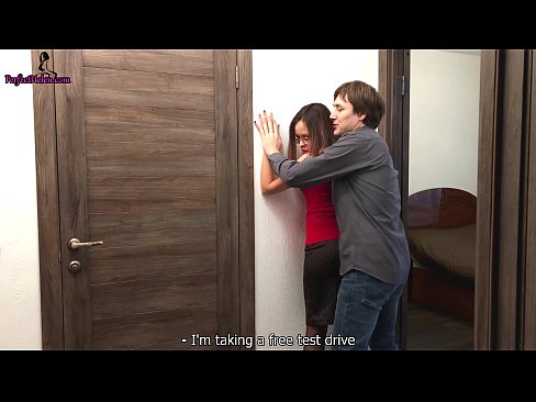 ❤️ Sexig fastighetsmäklare drar sensuellt av sig fittan och knullar medan hon säljer sin lägenhet - Krempai ️❌ Super porr at us ️❤