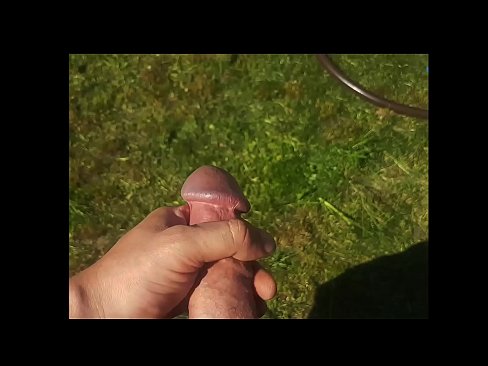 ❤️ Heta heta tjejen får sin rosa fitta knullad och kommer med en spruta i en sommarträdgård ️❌ Super porr at us ️❤