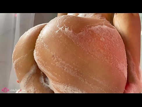 ❤️ Brunette onanerar fittan med vibrator till intensiv orgasm i duschen ️❌ Super porr at us ️❤