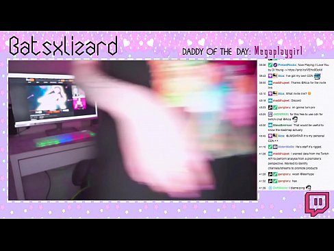 ❤️ GAMER GLÖMDE ATT STÄNGA AV STRÖMMEN OCH SPRUTAR LIVE I SÄNDNING ️❌ Super porr at us ️❤